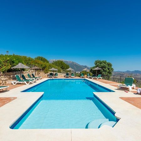 Cantueso Holiday Park Periana ภายนอก รูปภาพ